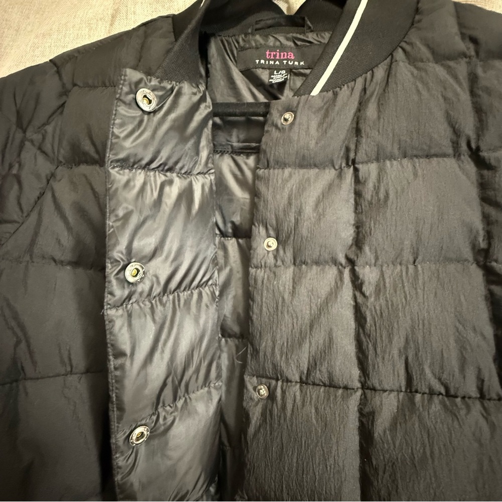 Trina Turk Lightweight Quilted Down Jacket Black Snap Front Minimalist Coat L - Picture 6 of 13